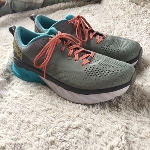 Hoka One One Arahi 3 running shoes